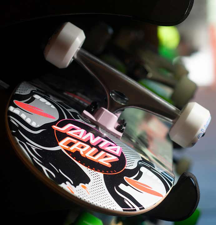 Santa Cruz Gradient Hands 8.51" Skateboard Review